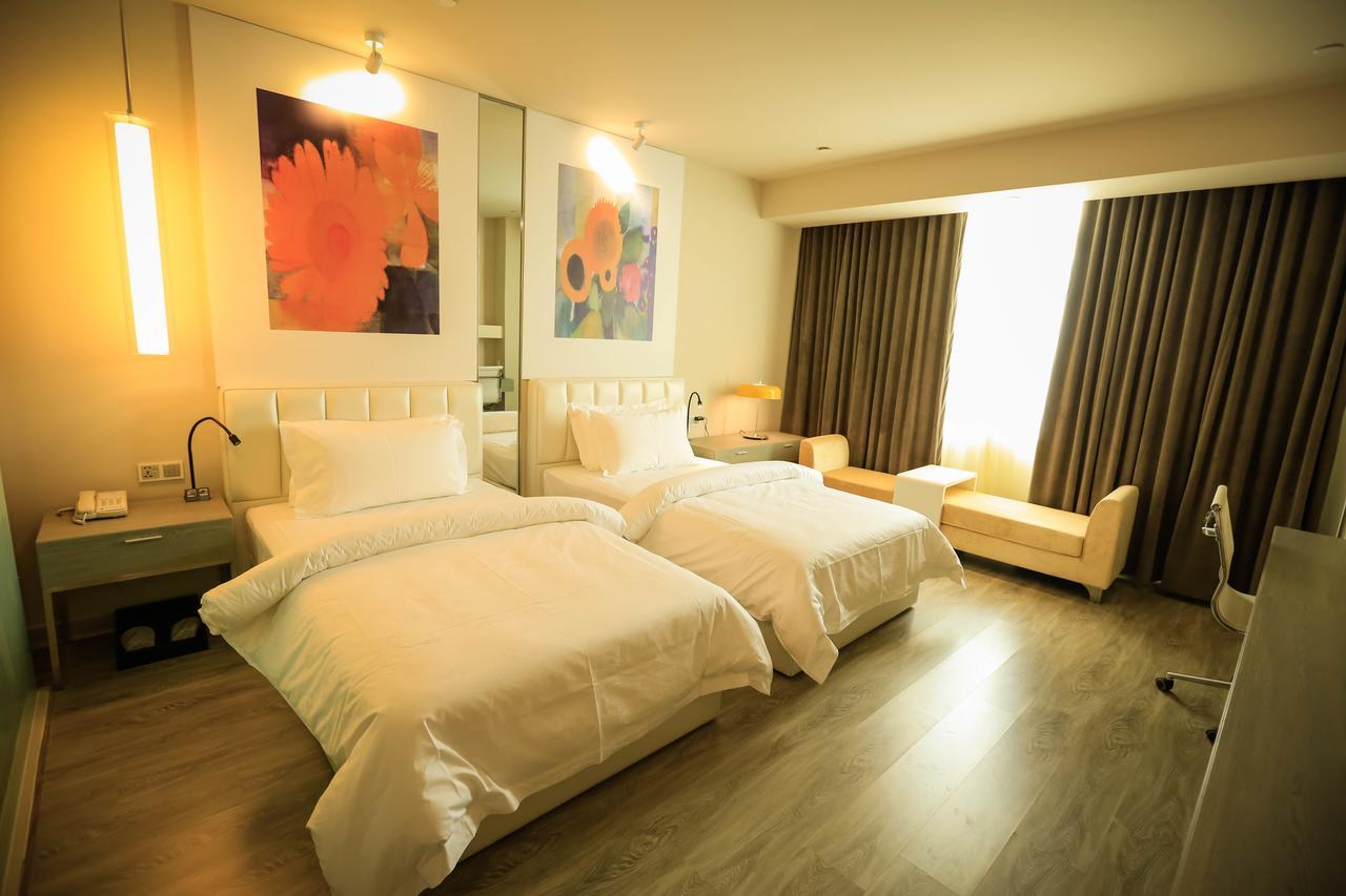 Metropolo Jin Jiang Hotels Turpan Administrative The Heart Of Pai Екстериор снимка